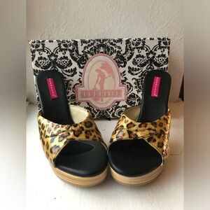 Pre-Owned Y2K Bordello Leopard Print Heels